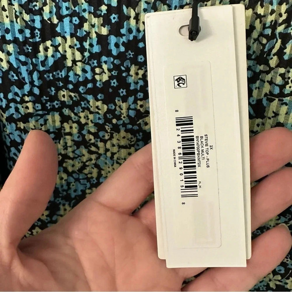 Steve Madden Women’s 3/4 Sleeve Square Neck Black Multi Floral Top Size 2X NWT - Picture 6 of 8